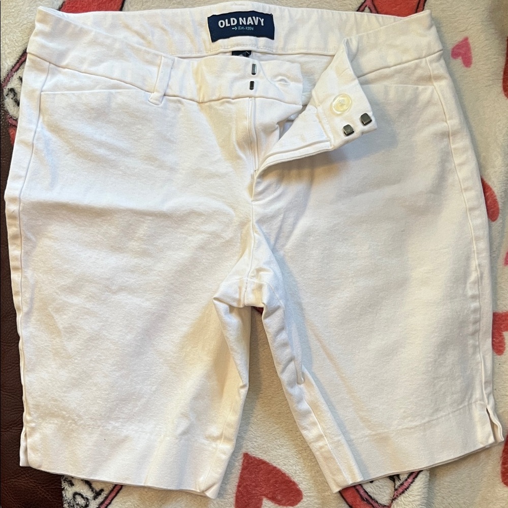 Old Navy Women's Cream Shorts